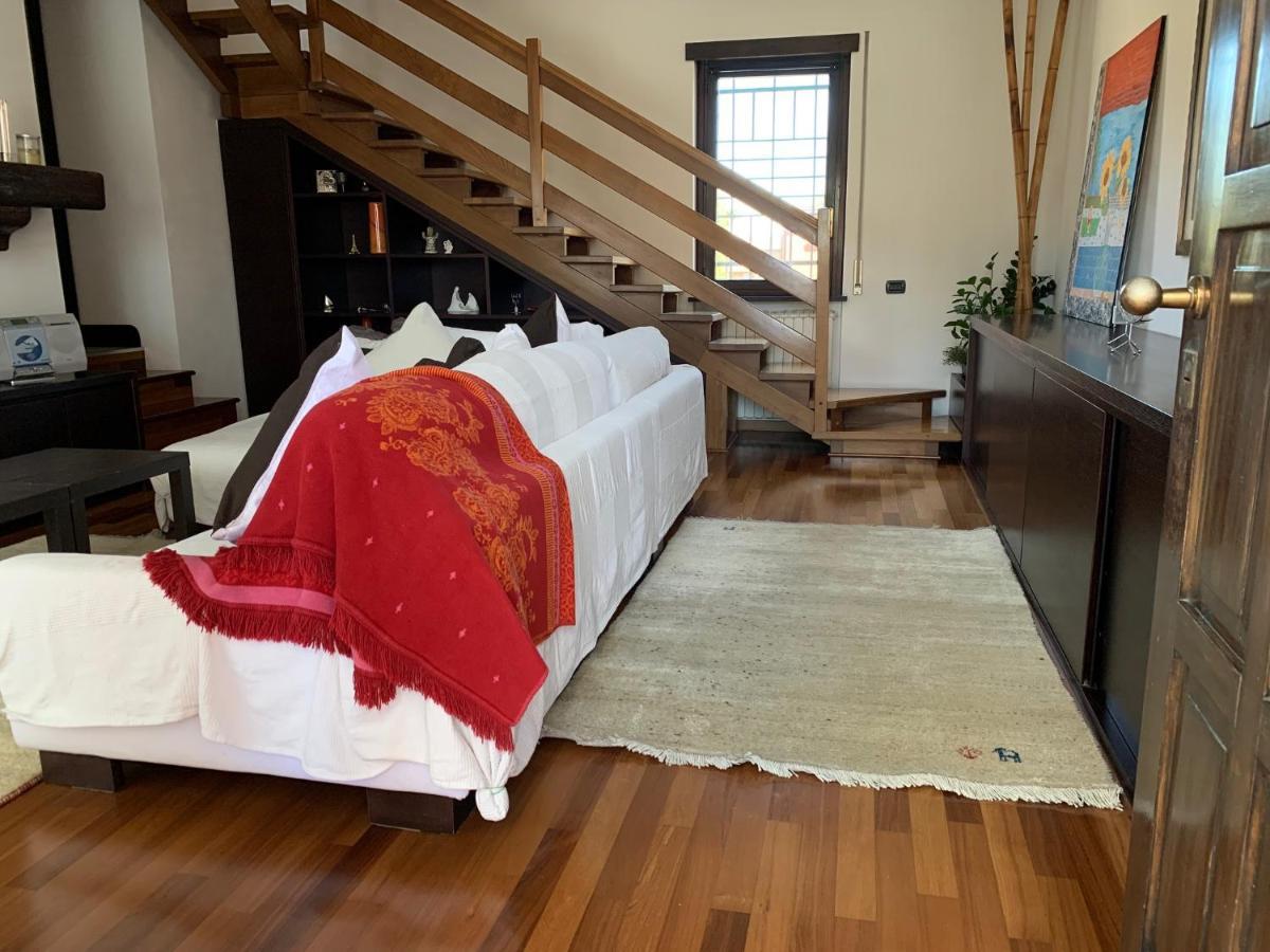 Near Como, Charming Apartment With Fireplace Grandate Eksteriør bilde