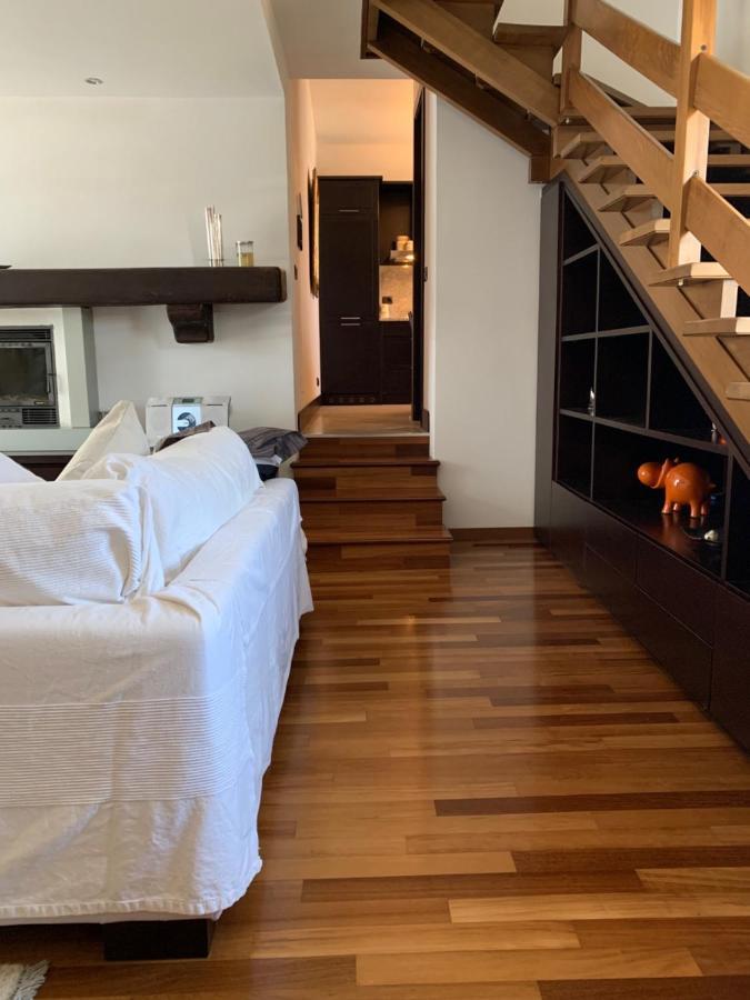 Near Como, Charming Apartment With Fireplace Grandate Eksteriør bilde