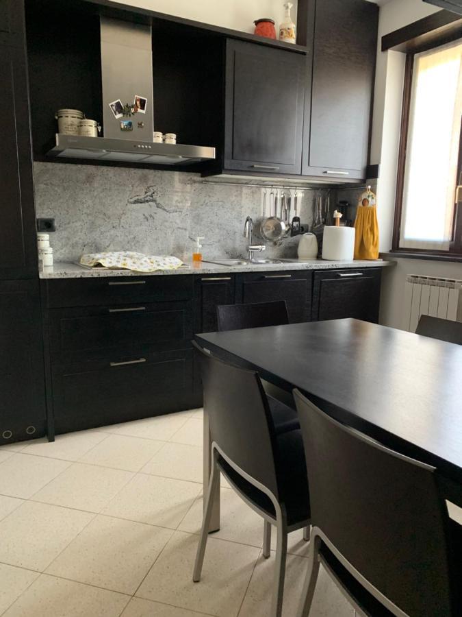 Near Como, Charming Apartment With Fireplace Grandate Eksteriør bilde