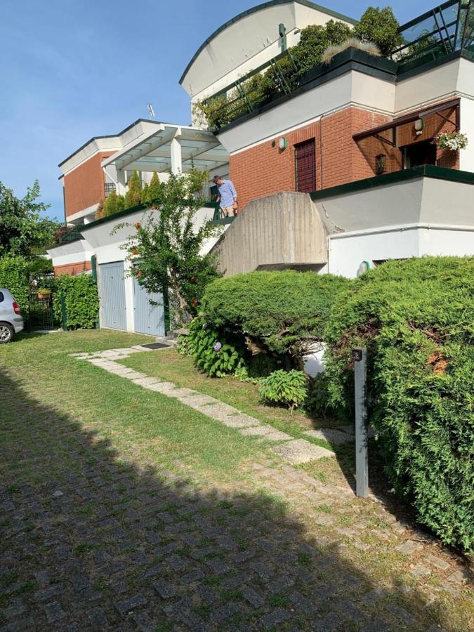 Near Como, Charming Apartment With Fireplace Grandate Eksteriør bilde